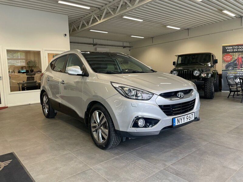 Silver Begagnad 2013 Hyundai ix35 Premium SUV | 99 900 kr (Bra pris) - Bild 1/4