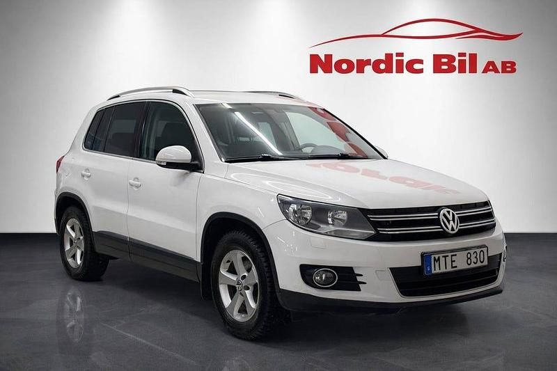 Vit Begagnad 2012 VW Tiguan Sportline SUV | 79 900 kr (Marknadspris) - Bild 1/4