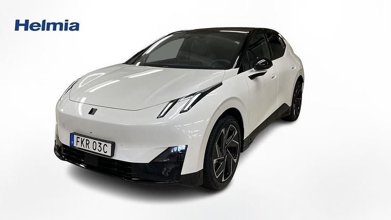 Begagnad Lynk & Co 02 275 HK (202 kW) 2024 Vit SUV