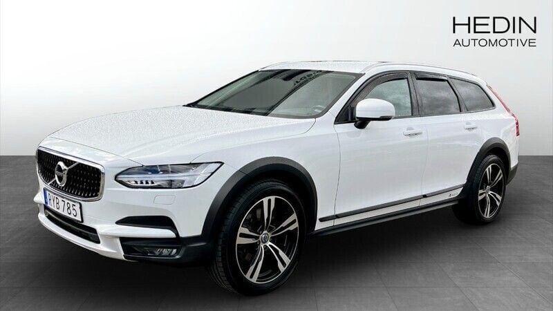 Vit (white) Begagnad 2018 Volvo V90 CC Momentum Kombi | 269 000 kr (Marknadspris) - Bild 1/4