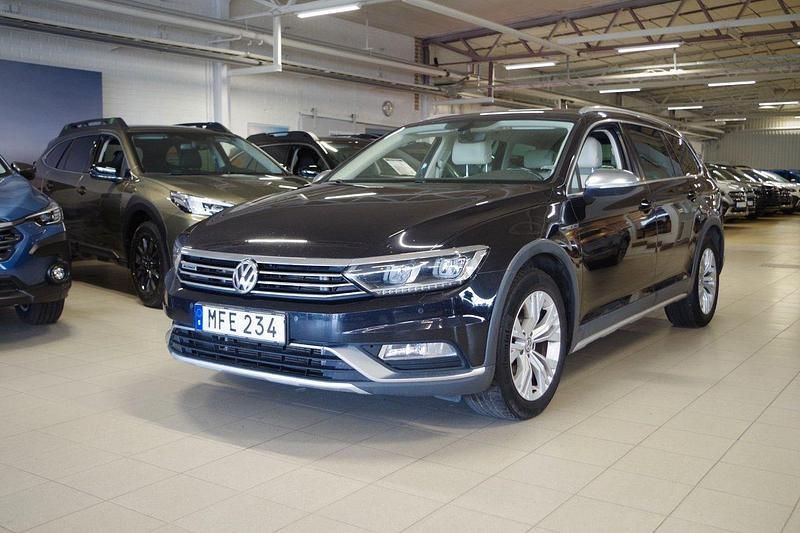 Svart Begagnad 2015 VW Passat Alltrack Kombi | 179 000 kr (Marknadspris) - Bild 1/4