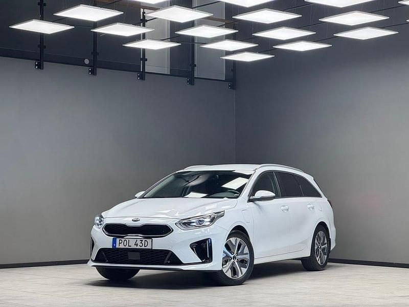 Begagnad Kia Ceed Sportswagon 141 HK (103 kW) 2021 Vit Kombi