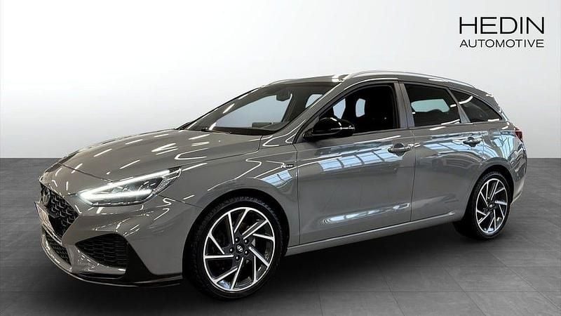 Grå Begagnad 2021 Hyundai i30 N Line Kombi | 199 000 kr (Bra pris) - Bild 1/4