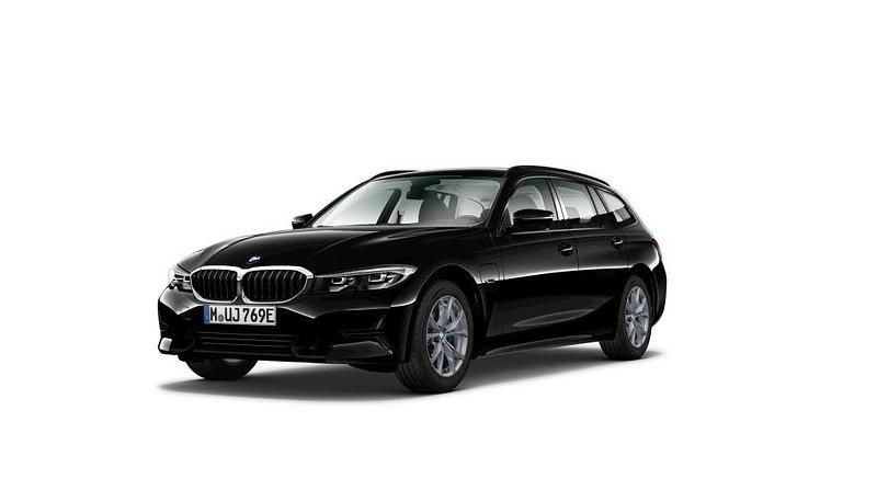 Svart Begagnad 2022 BMW 330e Sport Line Kombi | 329 500 kr (Bra pris) - Bild 1/4
