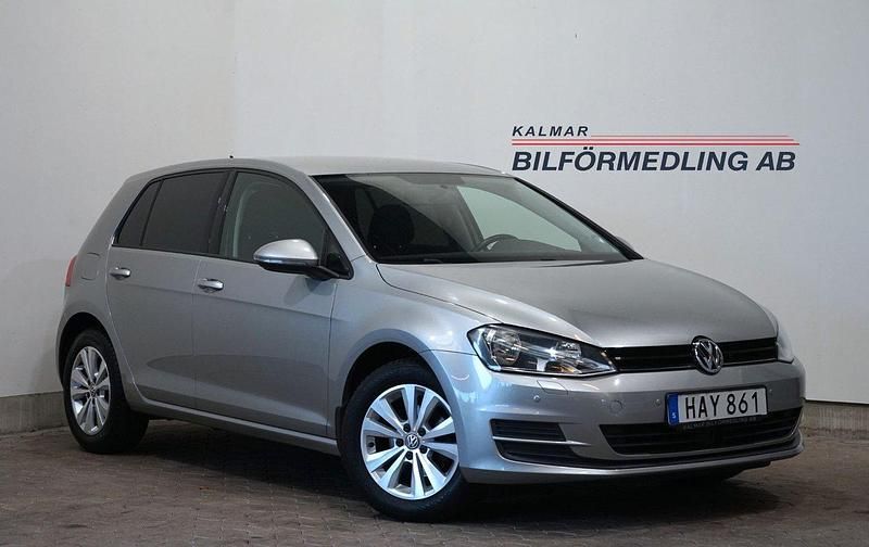 Silver Begagnad 2016 VW Golf VII Halvkombi | 169 900 kr (Lite dyr) - Bild 1/4
