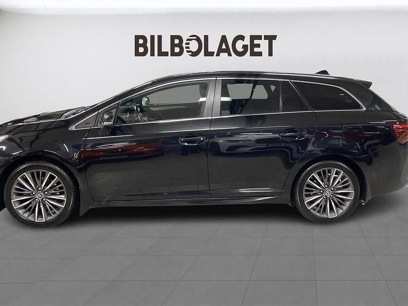 Begagnad Toyota Avensis 147 HK (108 kW) 2017 Svart Kombi