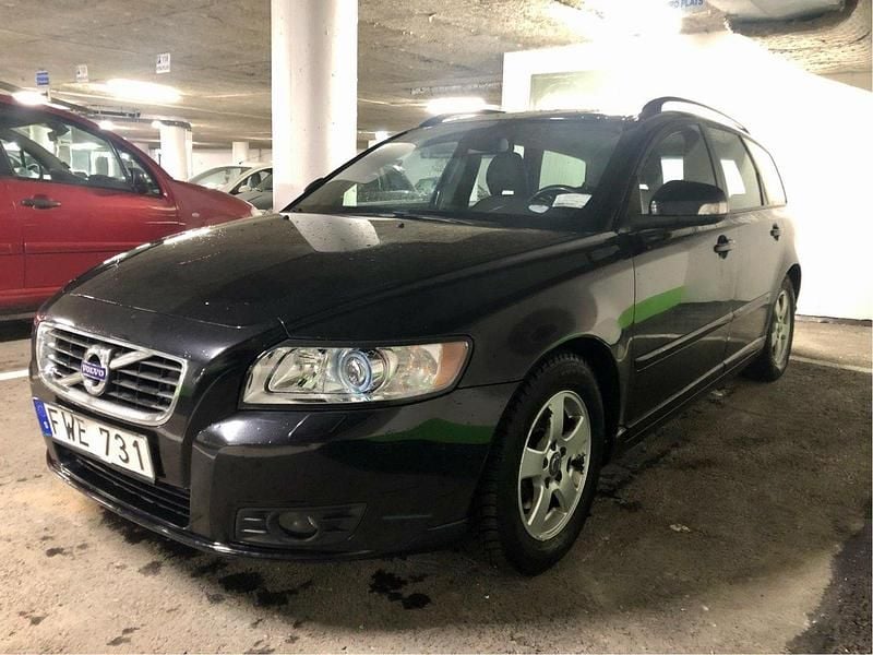 Svart Begagnad 2011 Volvo V50 Momentum Kombi | 44 900 kr (Bra pris) - Bild 1/2
