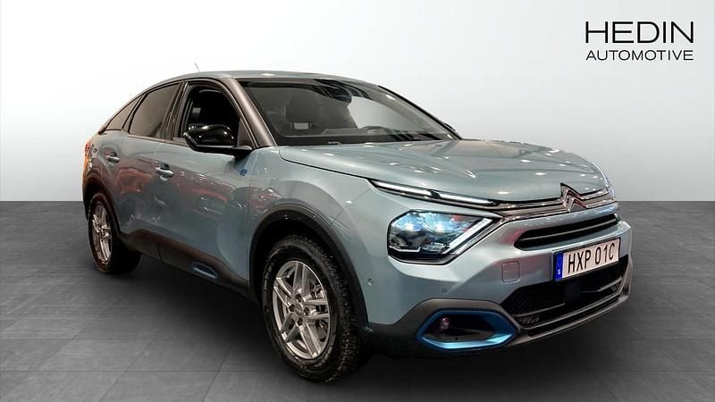 Begagnad Citroën e-C4 Shine 100 kW (136 HK) 2022 Blå Halvkombi