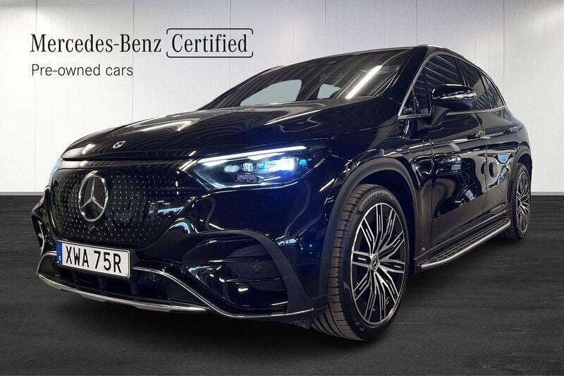 Svart (obsidiansvart metallic) Begagnad 2023 Mercedes EQE350 AMG SUV | 739 000 kr (Marknadspris) - Bild 1/4