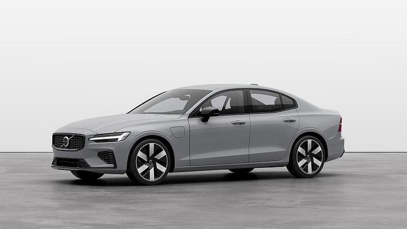 Grå Ny 2024 Volvo S60 Plus Sedan | 539 900 kr - Bild 1/4