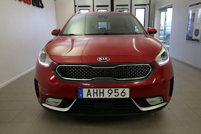 Begagnad Kia Niro 141 HK (103 kW) 2018 Röd SUV