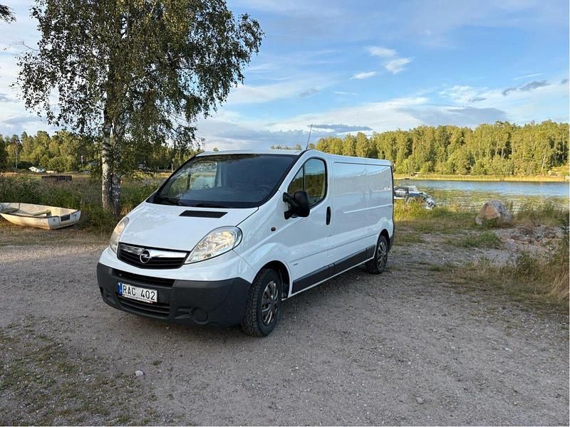 Vit Begagnad 2011 Opel Vivaro Van | 62 500 kr (Marknadspris) - Bild 1/4