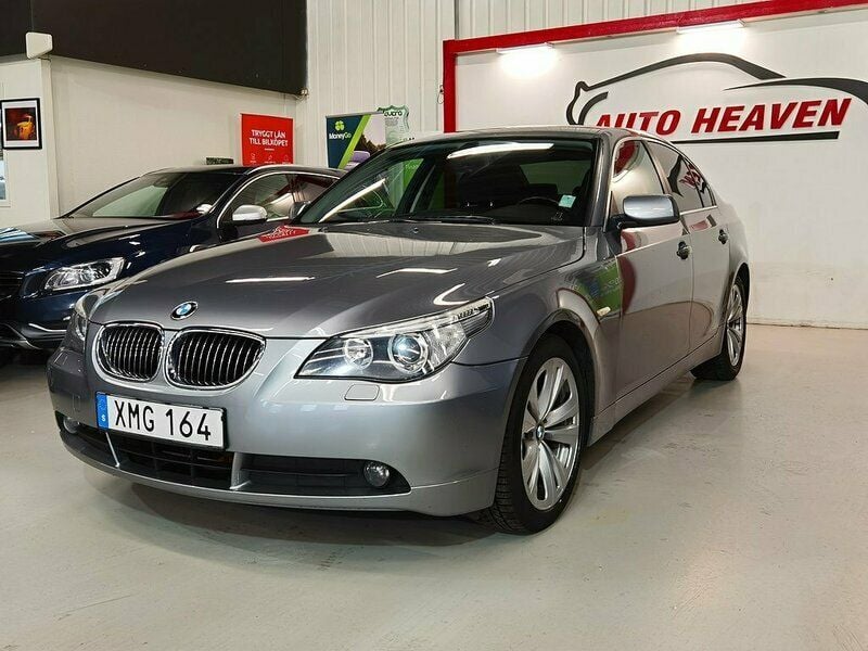 Begagnad BMW 523 177 HK (130 kW) 2006 Ljusgrå Sedan