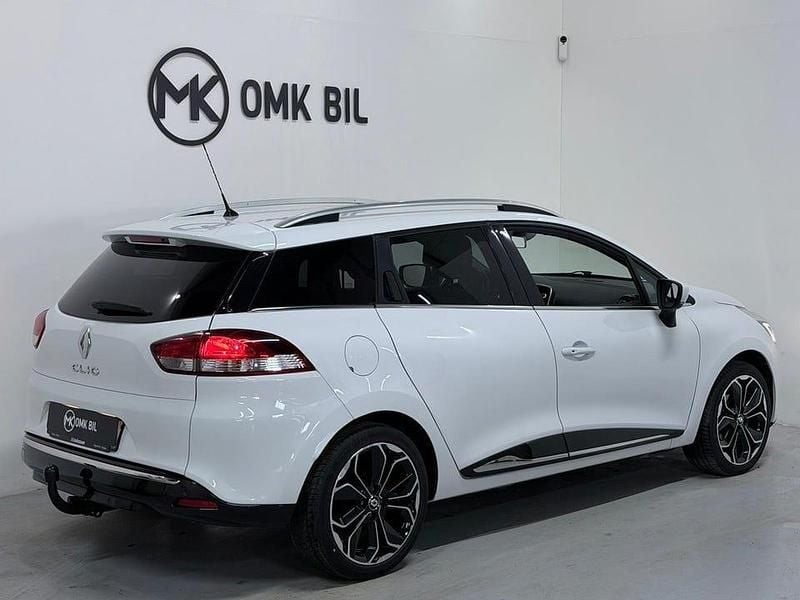 Begagnad Renault Clio IV Intens 90 HK (66 kW) 2018 Vit Kombi