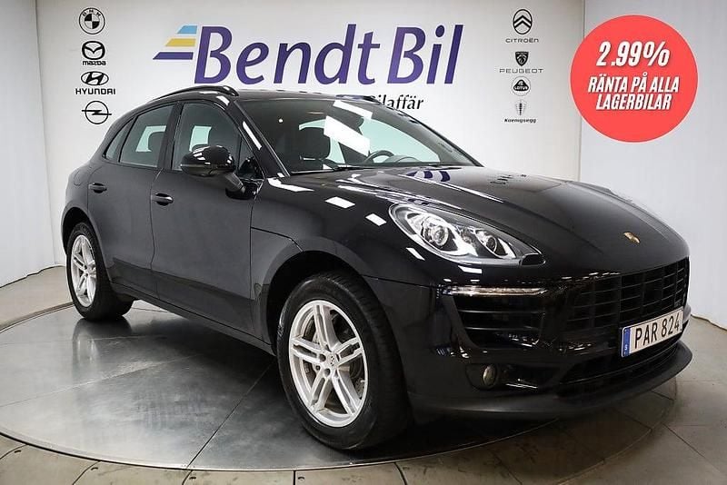 Svart Begagnad 2017 Porsche Macan S SUV | 399 500 kr (Marknadspris) - Bild 1/4