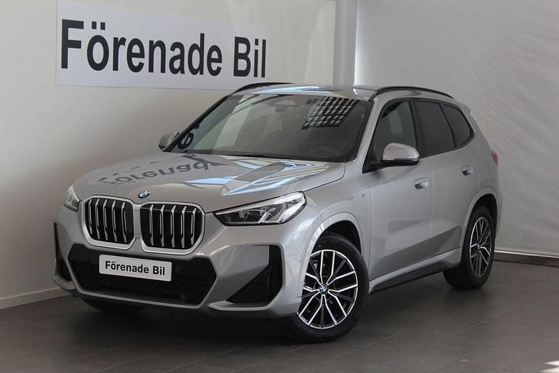 Grå Begagnad 2025 BMW X1 M Sport SUV | 429 000 kr (Lite dyr) - Bild 1/4