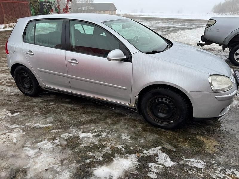 Begagnad VW Golf V 102 HK (75 kW) 2007