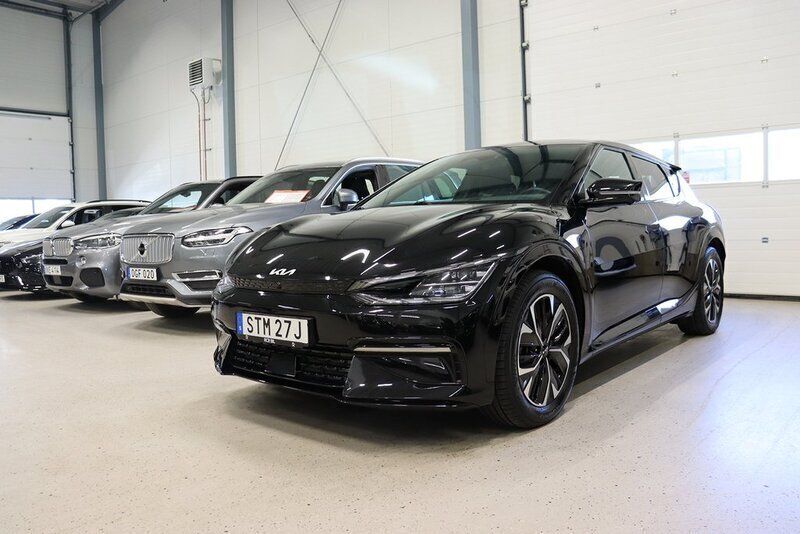 Svart Begagnad 2022 Kia EV6 3 SUV | 409 800 kr (Bra pris) - Bild 1/4