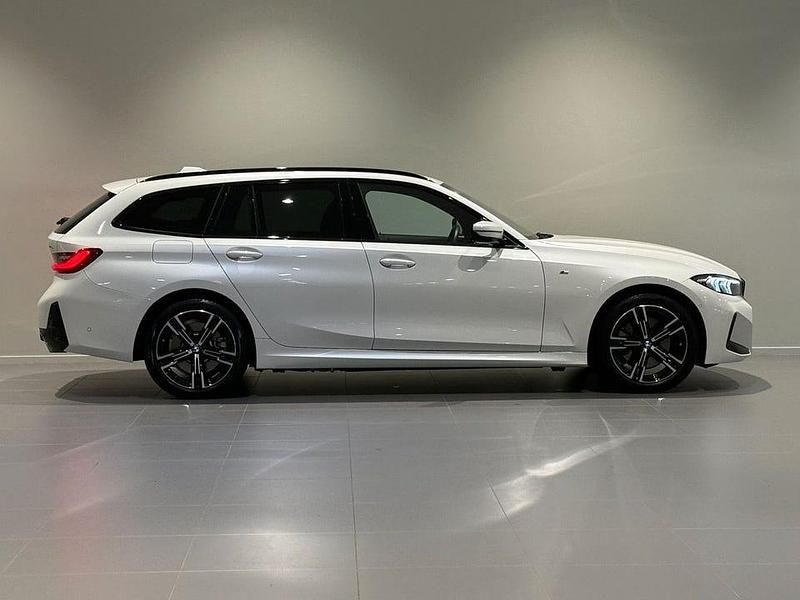 Begagnad BMW 330 M Sport 184 HK (135 kW) 2025 Mineral vit metallic Kombi