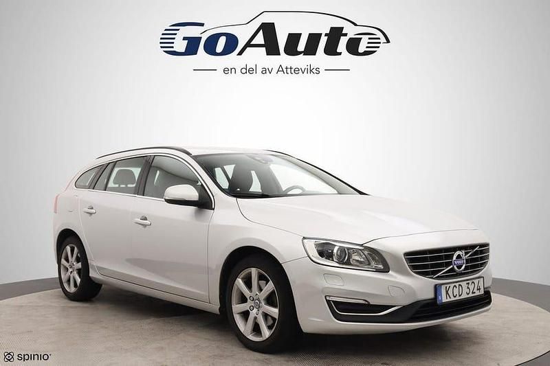 Silver Begagnad 2018 Volvo V60 Momentum Kombi | 159 500 kr (Bra pris) - Bild 1/4