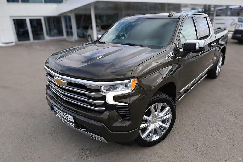Begagnad Chevrolet Silverado 426 HK (313 kW) 2023 Brun Pickup