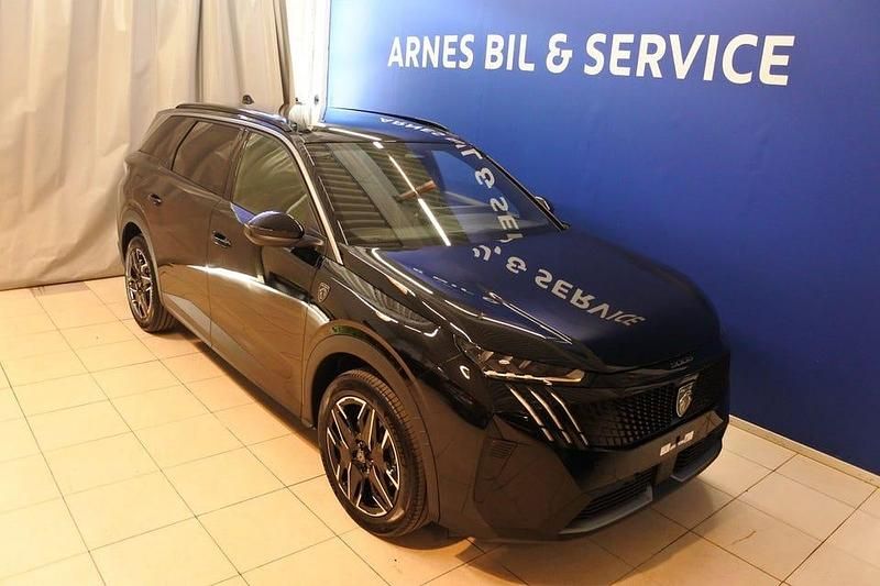 Svart Ny 2025 Peugeot 5008 GT Minibuss | 419 900 kr (Marknadspris) - Bild 1/4