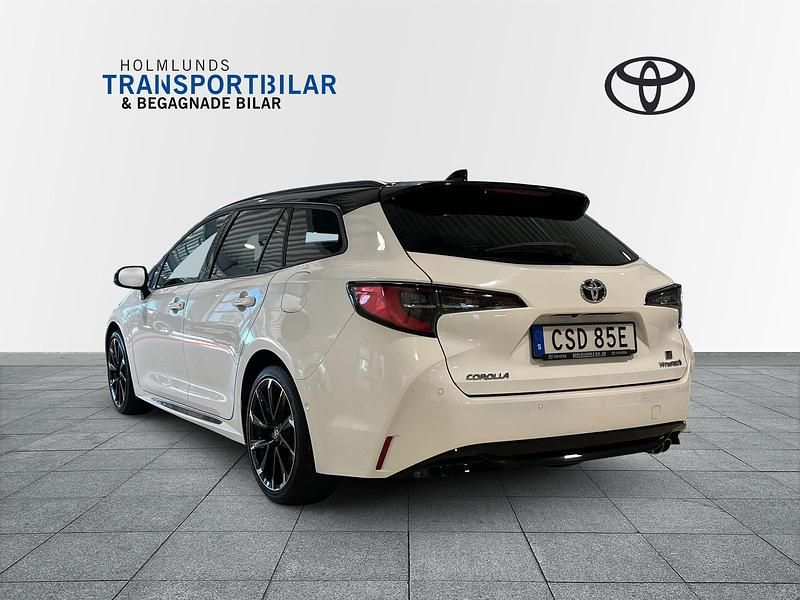Begagnad Toyota Corolla Plus 187 HK (137 kW) 2022 Vit Kombi