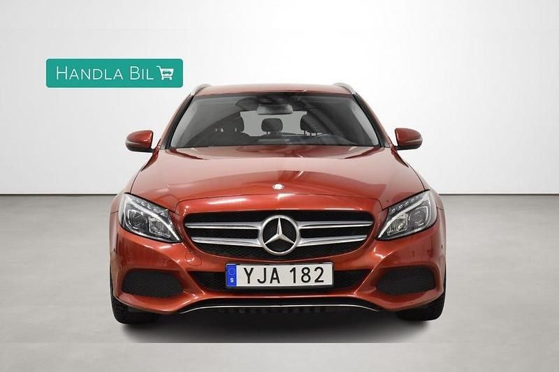 Begagnad Mercedes C220 Avantgarde 170 HK (125 kW) 2016 Röd Kombi