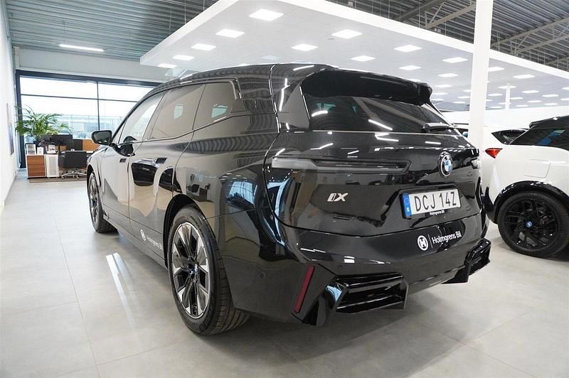 Begagnad BMW iX Efficient Dynamics 400 kW (544 HK) 2025 Okänd SUV
