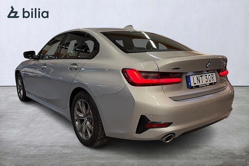 Begagnad BMW 330 Sport Line 258 HK (189 kW) 2019 Silver Sedan