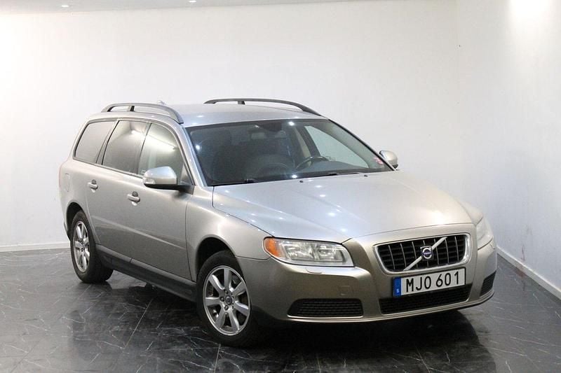 Ljusbrun Begagnad 2007 Volvo V70 Kinetic Kombi | 57 900 kr (Lite dyr) - Bild 1/4