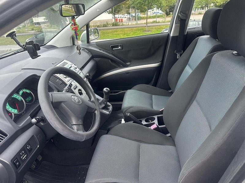 Silver Begagnad 2008 Toyota Corolla Verso Minibuss | 43 000 kr (Superpris) - Bild 1/4