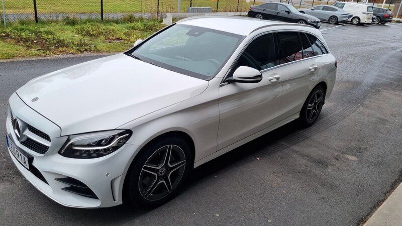 Vit Begagnad 2019 Mercedes C200 AMG line Kombi | 249 000 kr (Marknadspris) - Bild 1/3