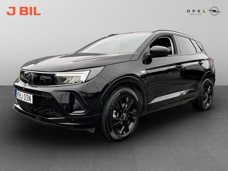 Svart Begagnad 2024 Opel Grandland X SUV | 264 900 kr (Marknadspris) - Bild 1/3