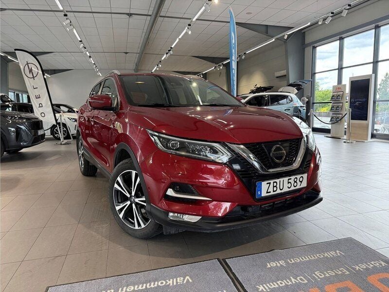 Röd Begagnad 2017 Nissan Qashqai 360º SUV | 169 900 kr (Marknadspris) - Bild 1/4