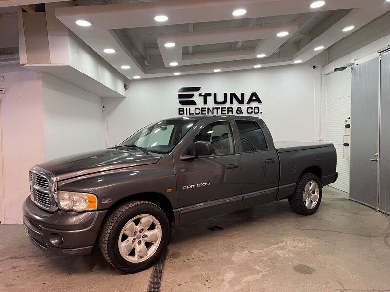 Mörkgrå (grå) Begagnad 2004 Dodge Ram Pickup | 109 900 kr (Dyr) - Bild 1/4