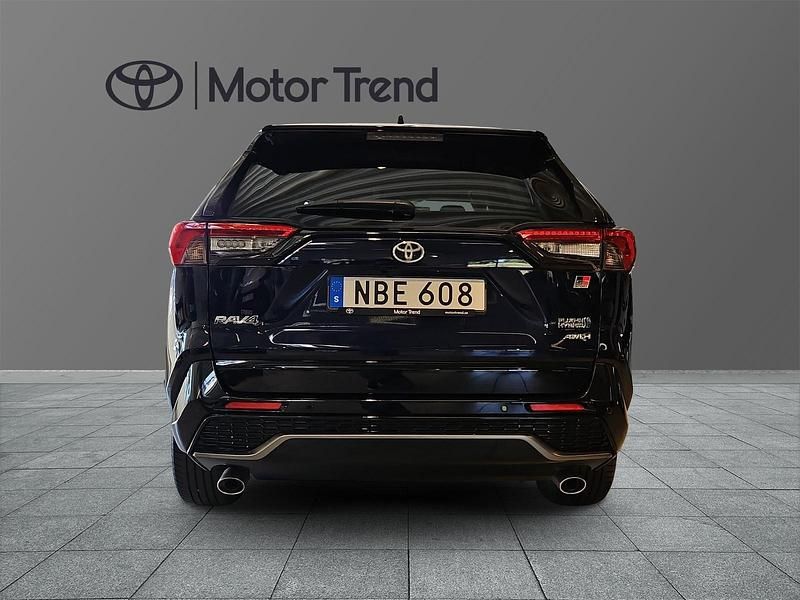 Begagnad Toyota RAV4 Hybrid Sport 310 HK (228 kW) 2023 Mörkblå (blå) SUV