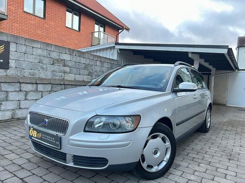 Begagnad Volvo V50 Kinetic 109 HK (80 kW) 2007 Grå Kombi