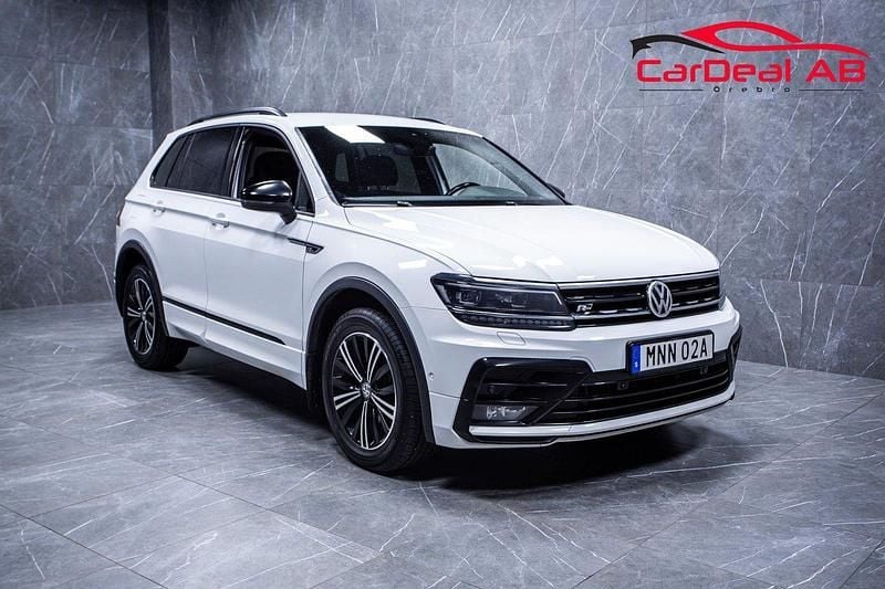 Vit Begagnad 2019 VW Tiguan R-line SUV | 194 800 kr (Marknadspris) - Bild 1/4