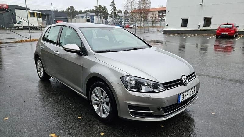 Begagnad 2016 VW Golf VII Halvkombi | 119 900 kr (Bra pris) - Bild 1/4