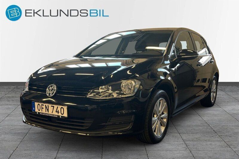 Svart Begagnad 2016 VW Golf VII Halvkombi | 149 000 kr (Marknadspris) - Bild 1/4