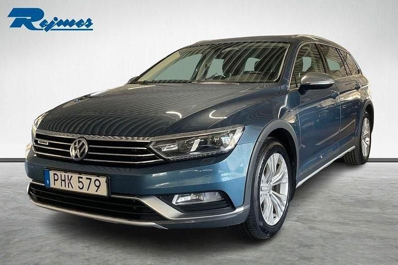 Blå Begagnad 2017 VW Passat Alltrack Kombi | 179 800 kr (Bra pris) - Bild 1/4