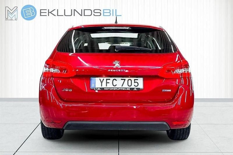 Begagnad Peugeot 308 SW Allure 131 HK (96 kW) 2016 Ljusröd Kombi
