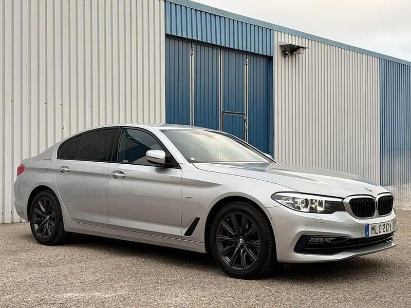 Begagnad BMW 520 Sport Line 190 HK (139 kW) 2018 Silver Sedan