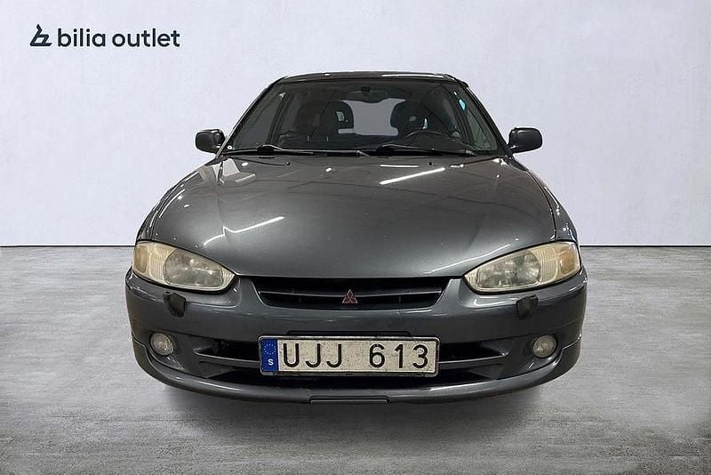 Begagnad Mitsubishi Colt 103 HK (75 kW) 2003 Mgrå Halvkombi