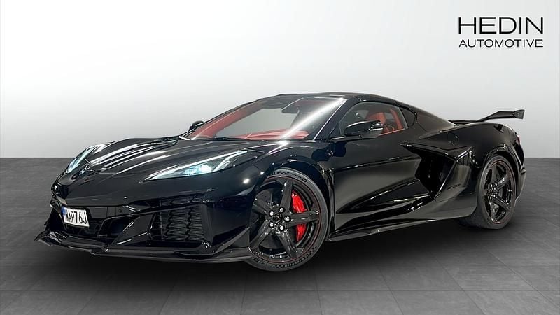 Svart (black) Begagnad 2024 Chevrolet Corvette Sportkupé | 2 449 000 kr - Bild 1/4