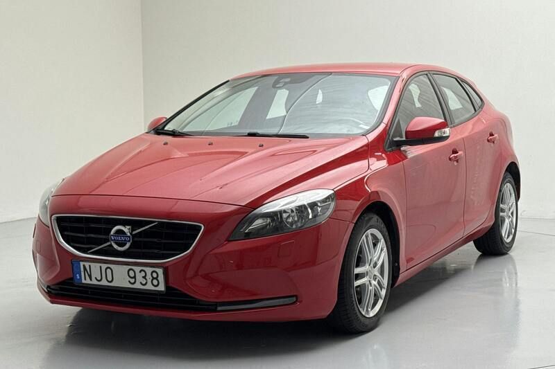 Röd Begagnad 2014 Volvo V40 Kinetic Kombi | 114 000 kr (Marknadspris) - Bild 1/4
