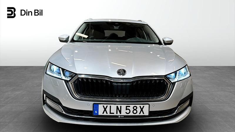 Begagnad Skoda Octavia 150 HK (110 kW) 2024 Silver Kombi