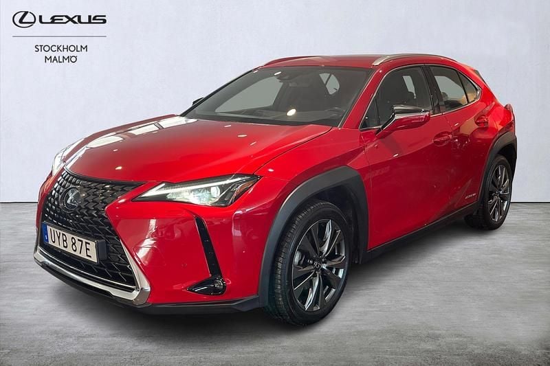 Begagnad Lexus UX E-FOUR 2019 Röd SUV