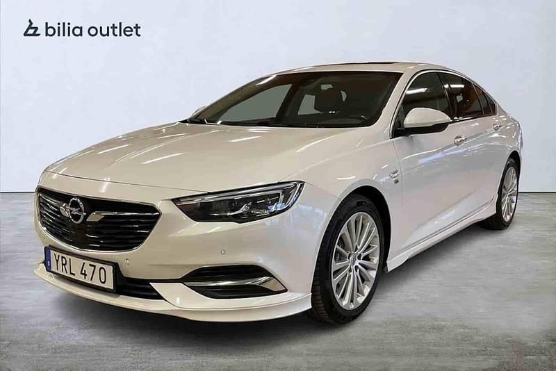 Vit Begagnad 2018 Opel Insignia Sport Halvkombi | 179 900 kr - Bild 1/1